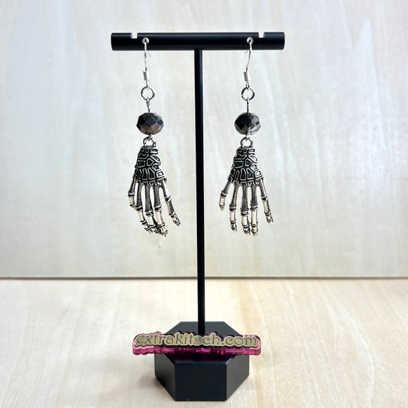 Skeleton Hand Beaded Earrings - Gothic - Grunge - Alternative - Halloween - Picture 2 of 3